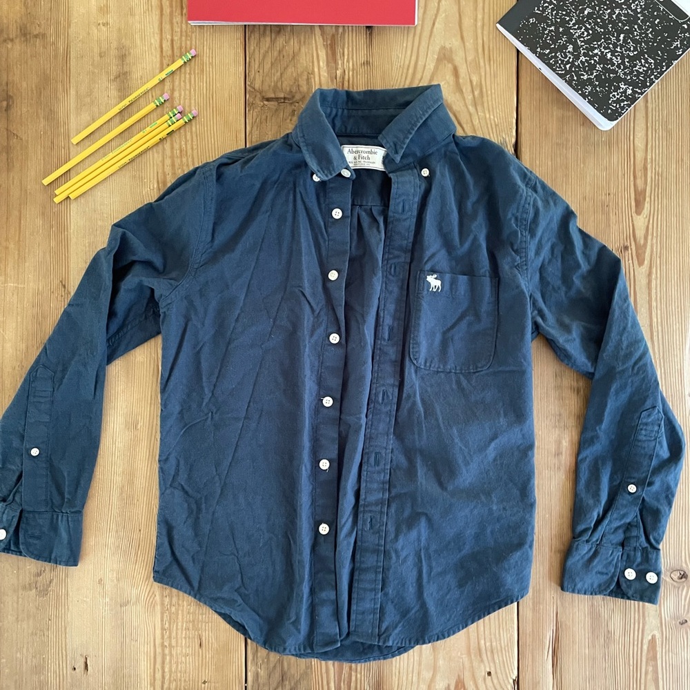 🐝 Men’s Abercrombie Navy Button Down